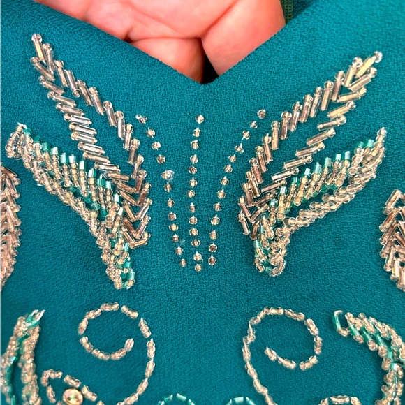 Elegant Hand Stitchhed and Beaded Skirt and Blouse Set - Picture 9 of 11